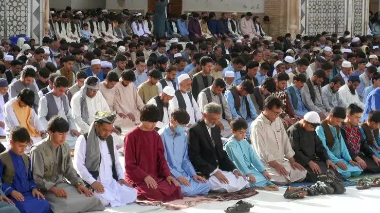 فضیلت نماز عید سعید فطر و کیفیت ادای آن :